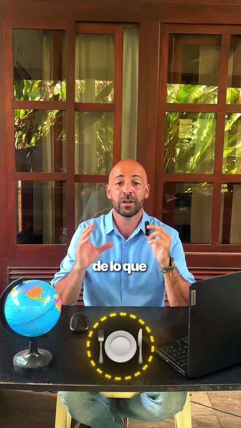 Coach de gastronomía hablando a cámara